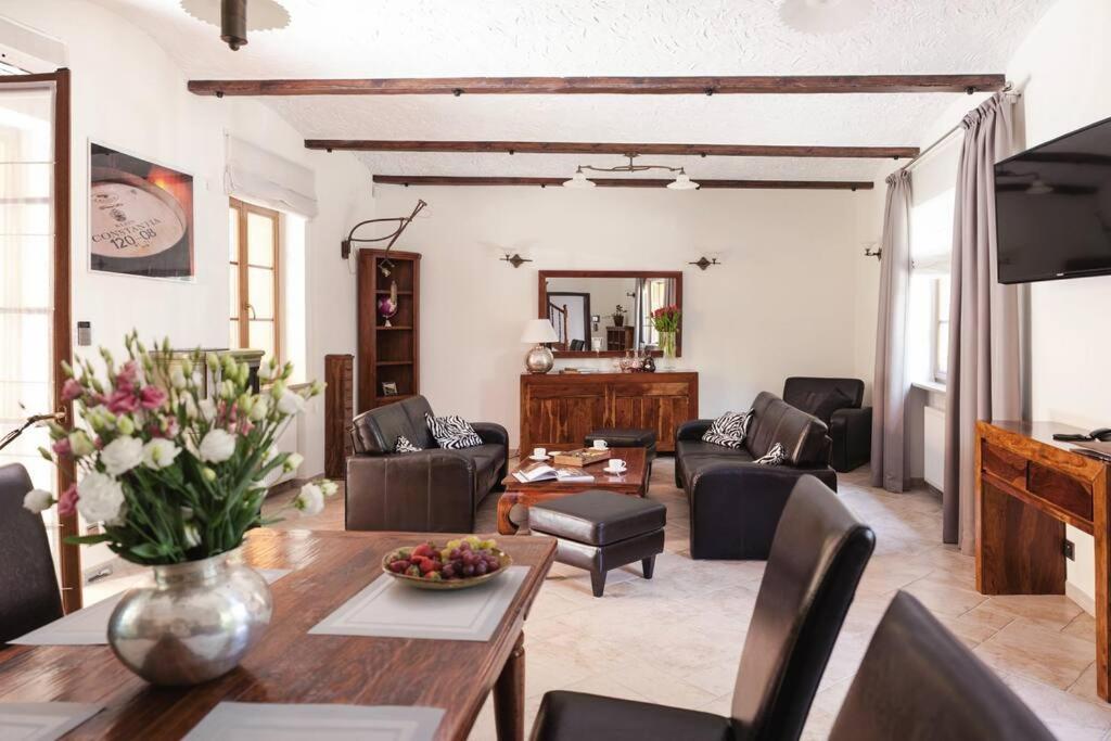ורוצלב Constantia By Grape Hotel מראה חיצוני תמונה