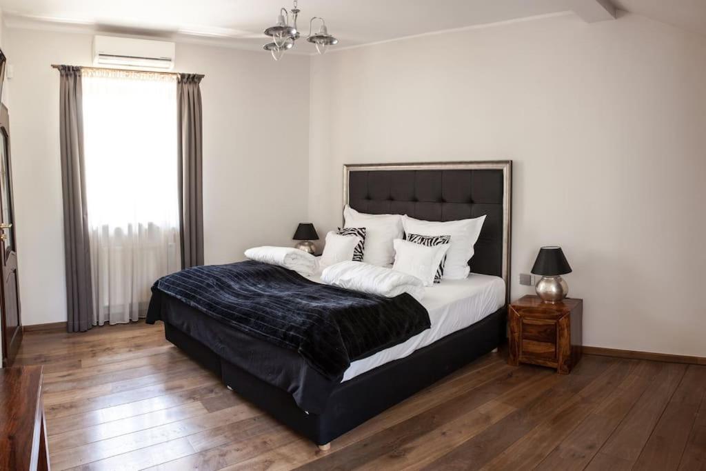 ורוצלב Constantia By Grape Hotel מראה חיצוני תמונה